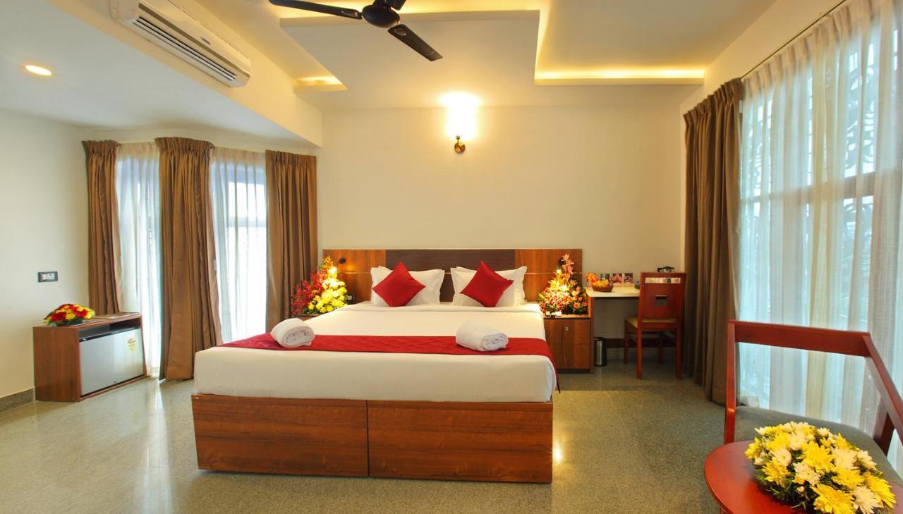 Hotel Thamburu International Thiruvananthapuram Exterior foto