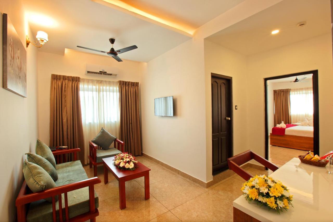 Hotel Thamburu International Thiruvananthapuram Exterior foto